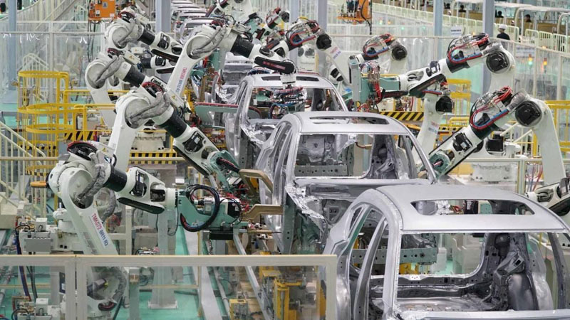 The structure and construction materials play a key role in ensuring the solidity, durability, and safety of an automotive factory.