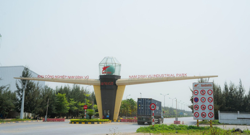 Cổng vào KCN Nam Đình Vũ
