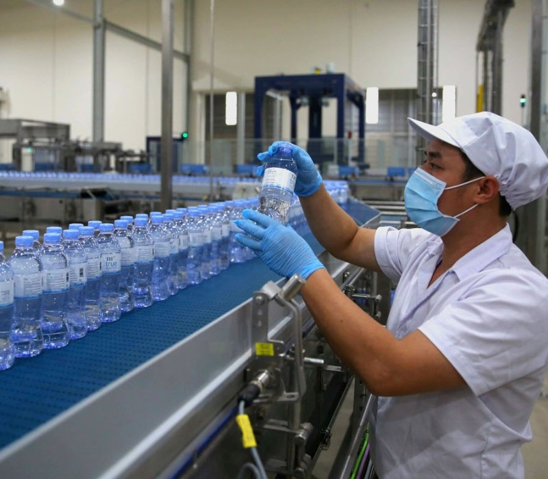 TH's bottled water production line