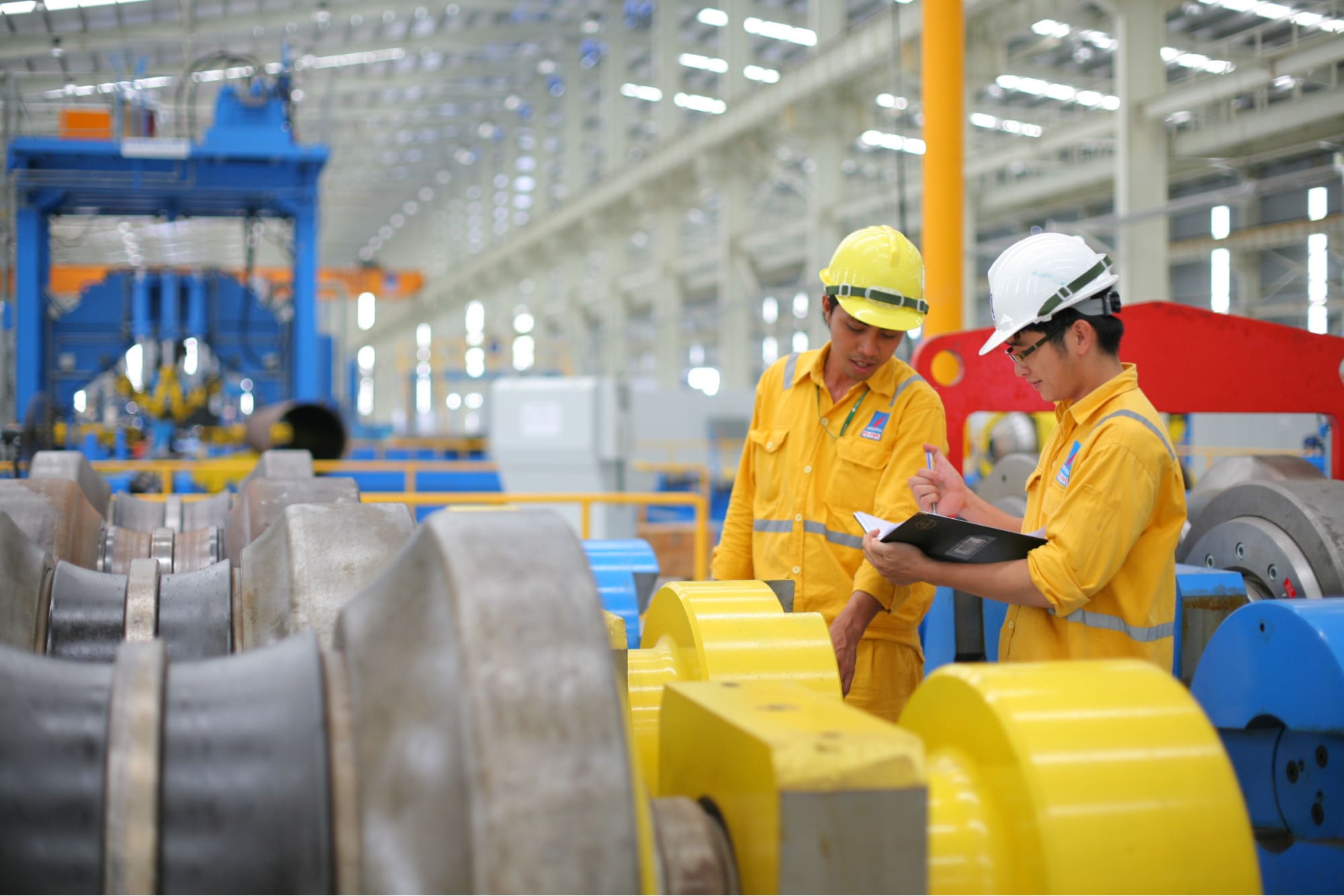 https://ktgindustrial.com/wp-content/uploads/2025/02/chinh-sach-cong-nghiep-viet-nam.jpg