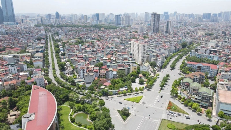 Hà Nội có lợi thế lớn về lực lượng lao động lành nghề, với 85% trường đại học của Việt Nam tại đây, cung cấp hàng ngàn sinh viên tốt nghiệp mỗi năm. 