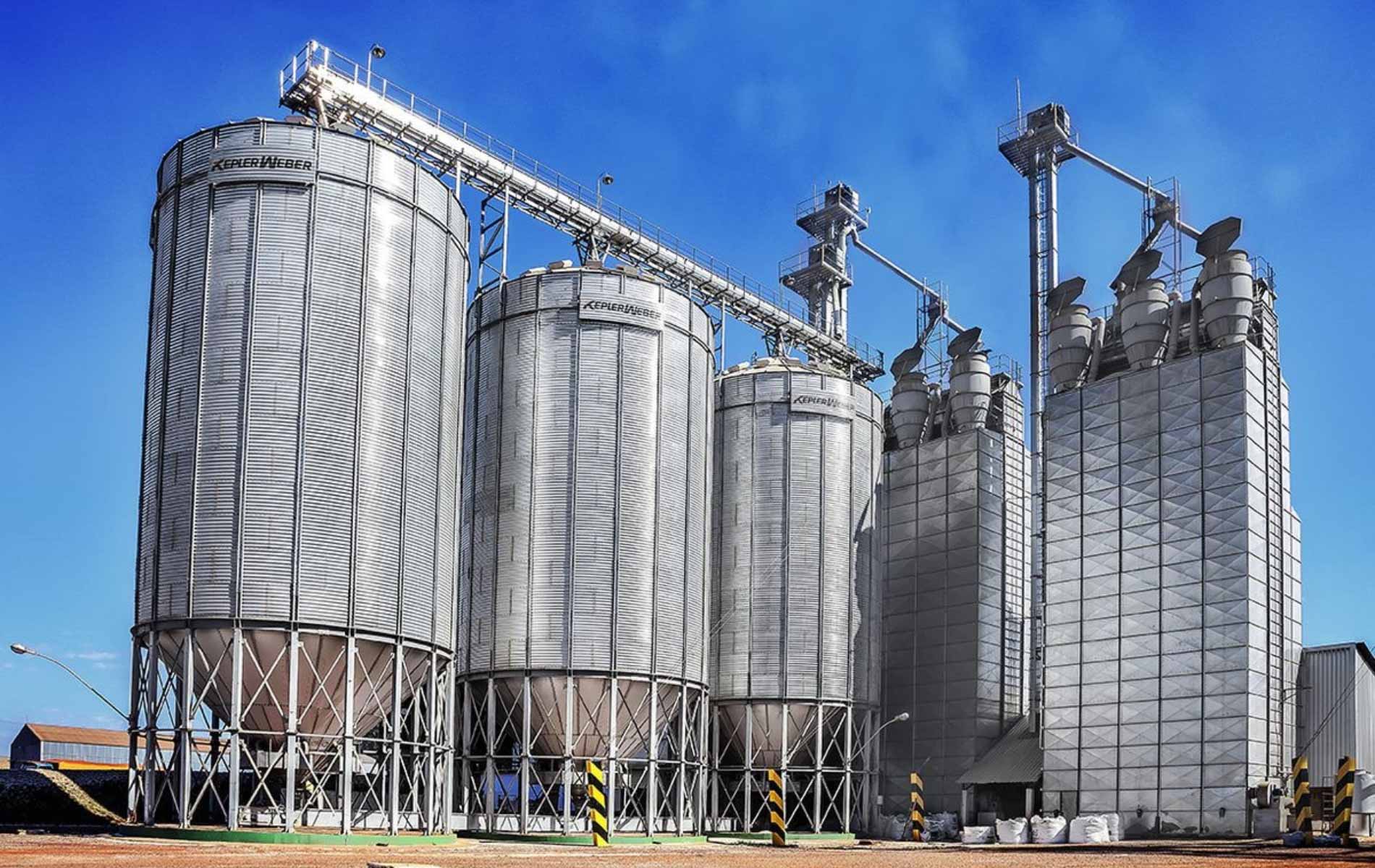 https://ktgindustrial.com/wp-content/uploads/2025/07/comparison-between-warehouse-and-silo-storage-4.jpg