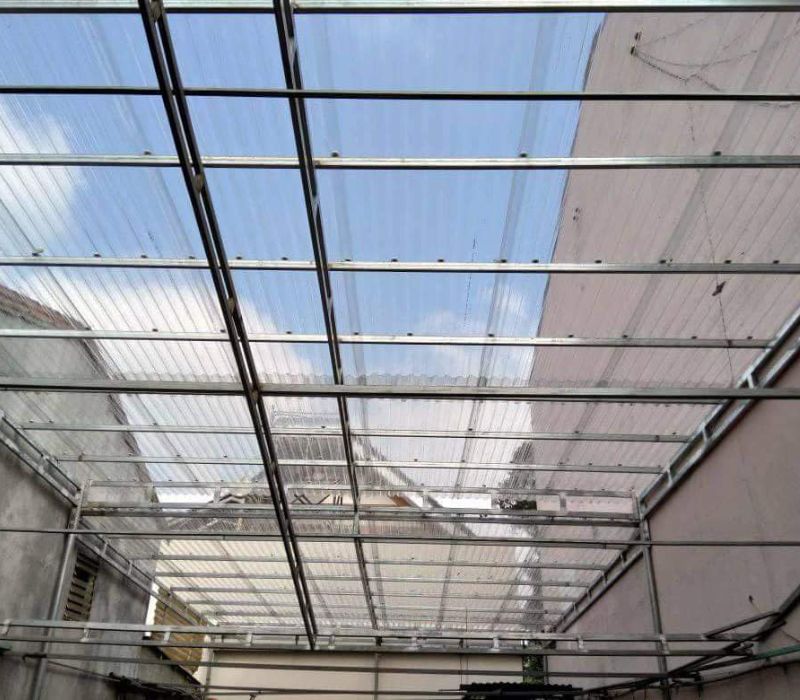 Nhà xưởng mái trong suốt
