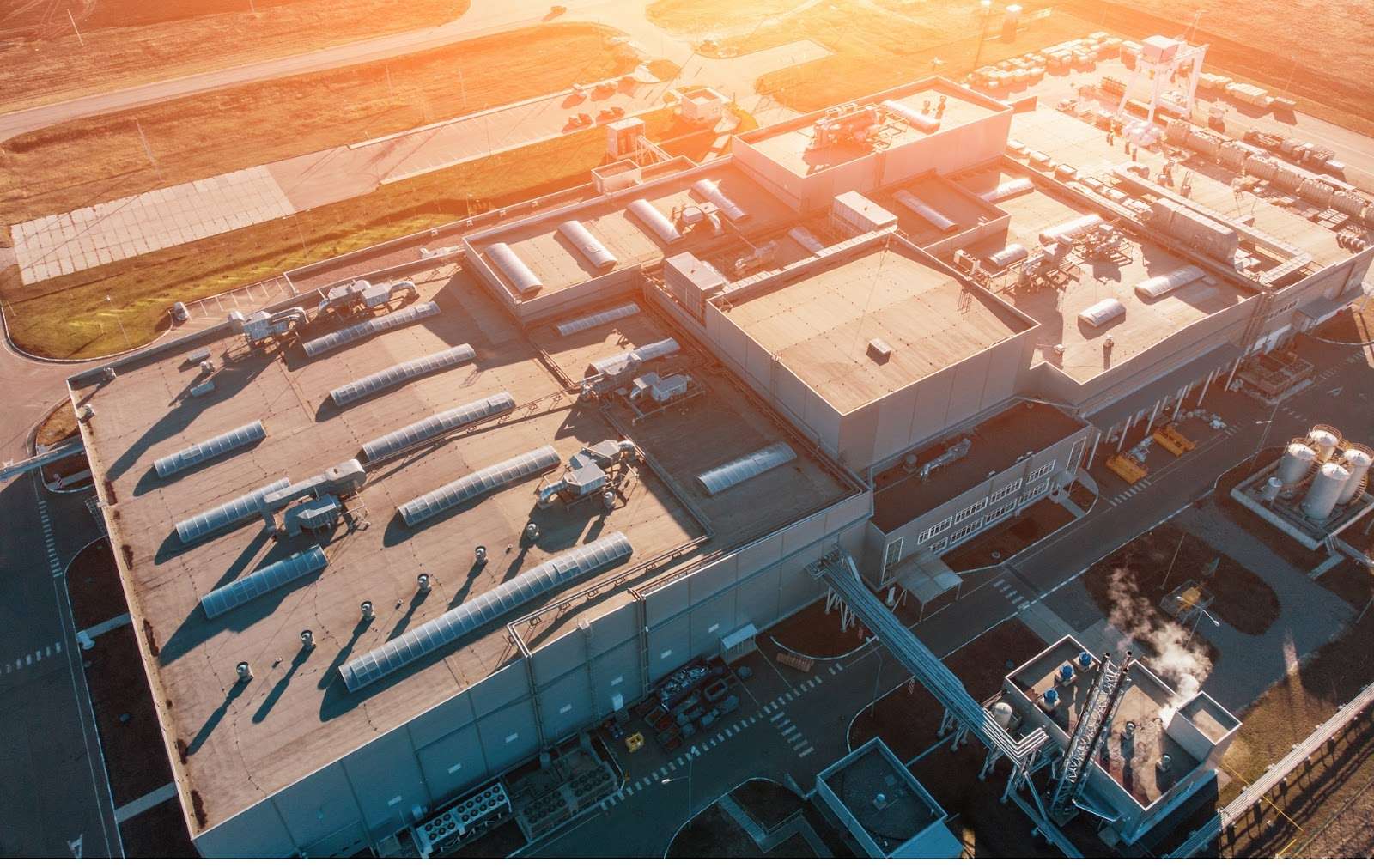 https://ktgindustrial.com/wp-content/uploads/2026/04/nha-xuong-tiet-kiem-nang-luong-tai-viet-nam.jpg