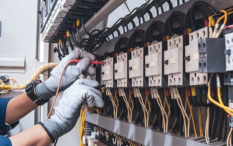 Sử dụng bút thử điện